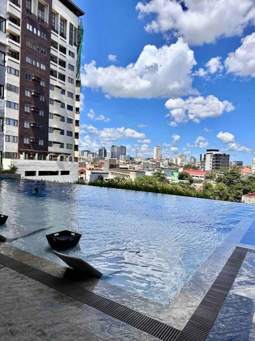 Living ,the Persimmon 2-4pax Apartment